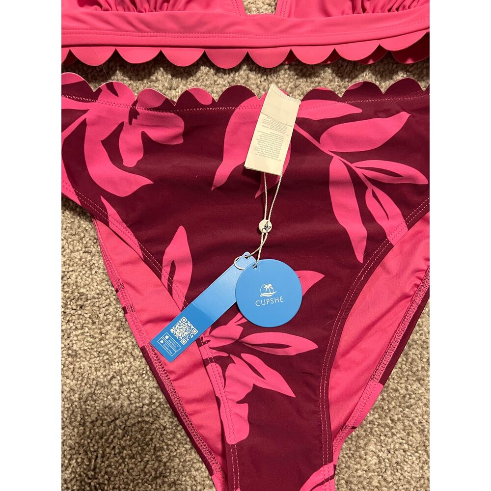 NWT Pink Scalloped Cupshe Two-Piece Swimsuit - Picture 2 of 4